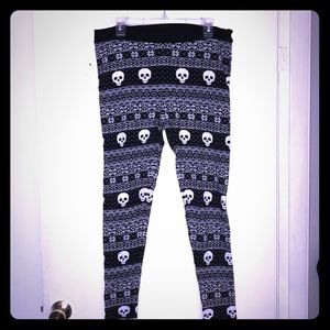 Thick sweater like skull leggings torrid 2